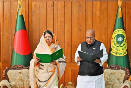 শপথ নিলেন নবনির্বাচিত সংসদ সদস্য শহীদুজ্জামান সরকার 

