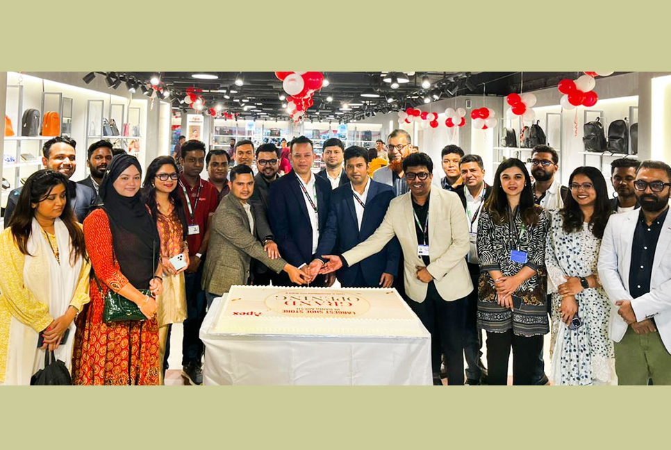 বসুন্ধরা সিটিতে এপেক্স উন্মুক্ত করল দেশের সবচেয়ে বড় ফুটওয়্যার স্টোর

