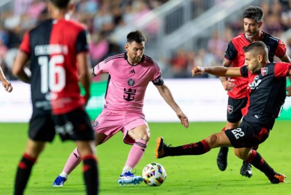 শৈশবের ক্লাবের বিপক্ষেও জয় পেলেন না মেসি