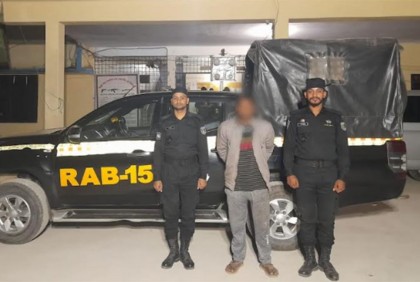 টেকনাফে ইয়াবাসহ আটক ১