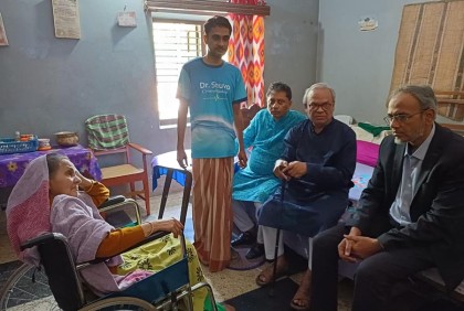 রাজশাহীতে চাঁদের পরিবারের সঙ্গে দেখা করলেন রিজভী