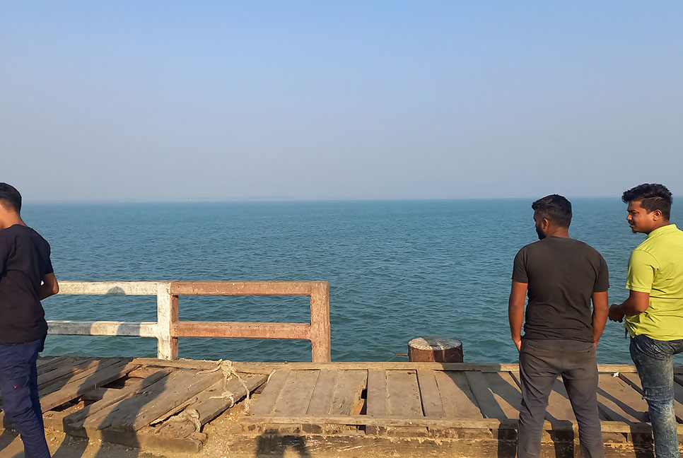 শাহপরীর দ্বীপ সীমান্তে থেমে থেমে মর্টার শেল-গোলার বিকট শব্দ