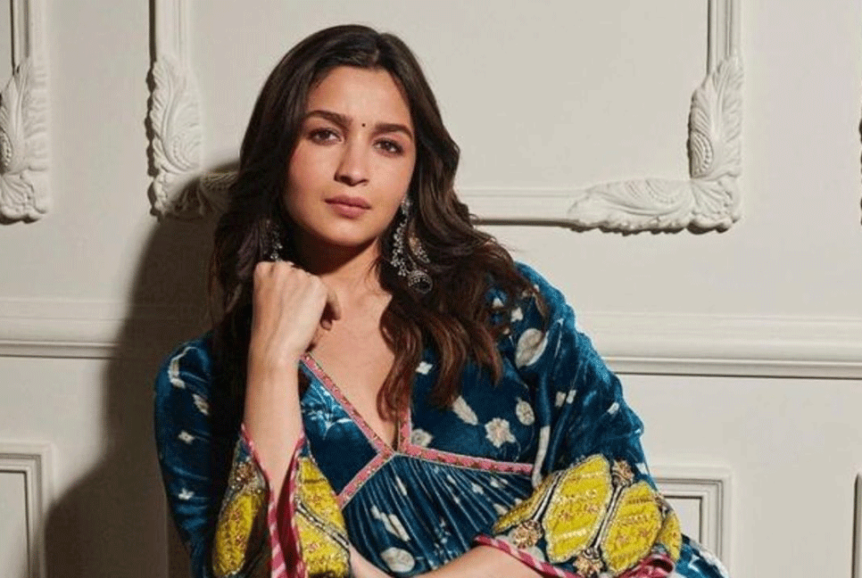 আলিয়া ভাট আসছেন নতুন পরিচয়ে (ভিডিও)