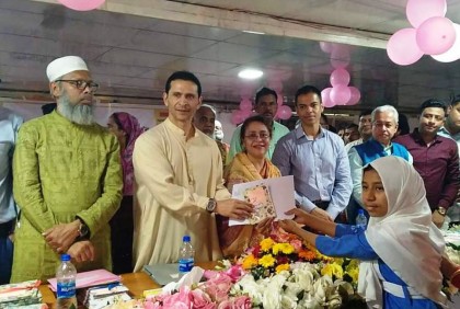 পৃথিবীকে অশুভ মানুষের দখল মুক্ত করার হাতিয়ার বই : সিমিন হোসেন