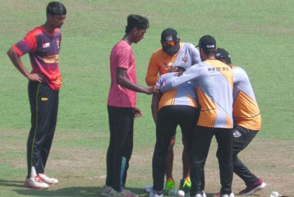 মাথায় বল লেগে হাসপাতালে মুস্তাফিজ