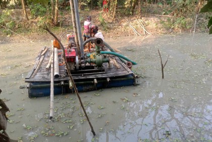 বরগুনায় অবৈধভাবে বালু উত্তোলনের দায়ে জরিমানা