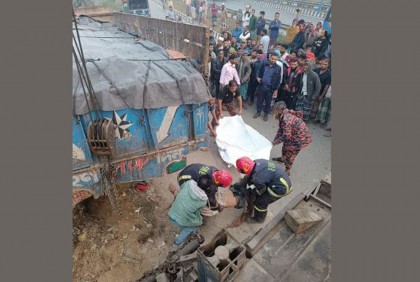 সকাল হতেই কালিয়াকৈরে সড়কে ঝরল তিন প্রাণ