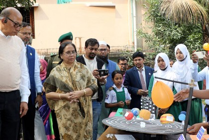 বাউবি ল্যাবরেটরি স্কুলে বিজ্ঞান মেলা ও পিঠা উৎসব

