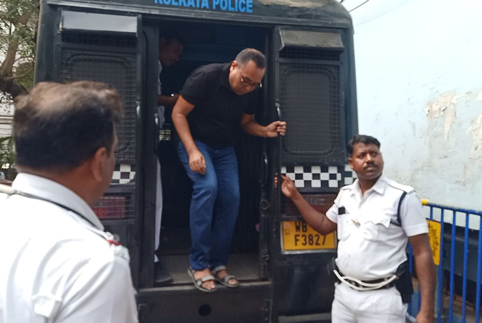 কলকাতার আদালতে ফের পেছাল পিকে হালদারের মামলার রায়