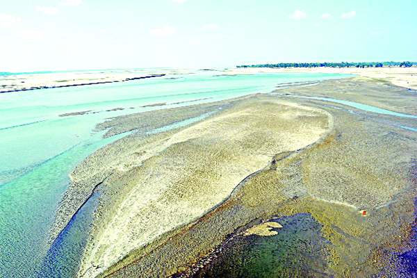 ধু-ধু বালুচর