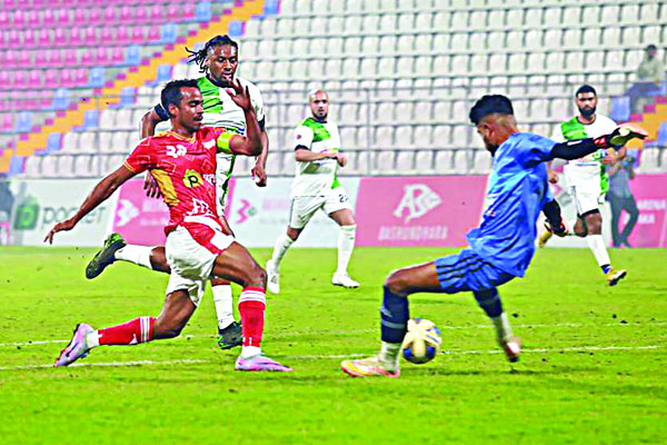 এমফনের হ্যাটট্রিকে কিংসের জয়