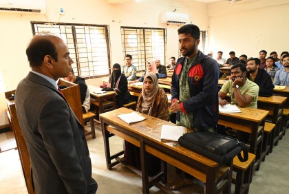 ঘুরে দাঁড়ানোর চেষ্টা কুমিল্লা বিশ্ববিদ্যালয়ের