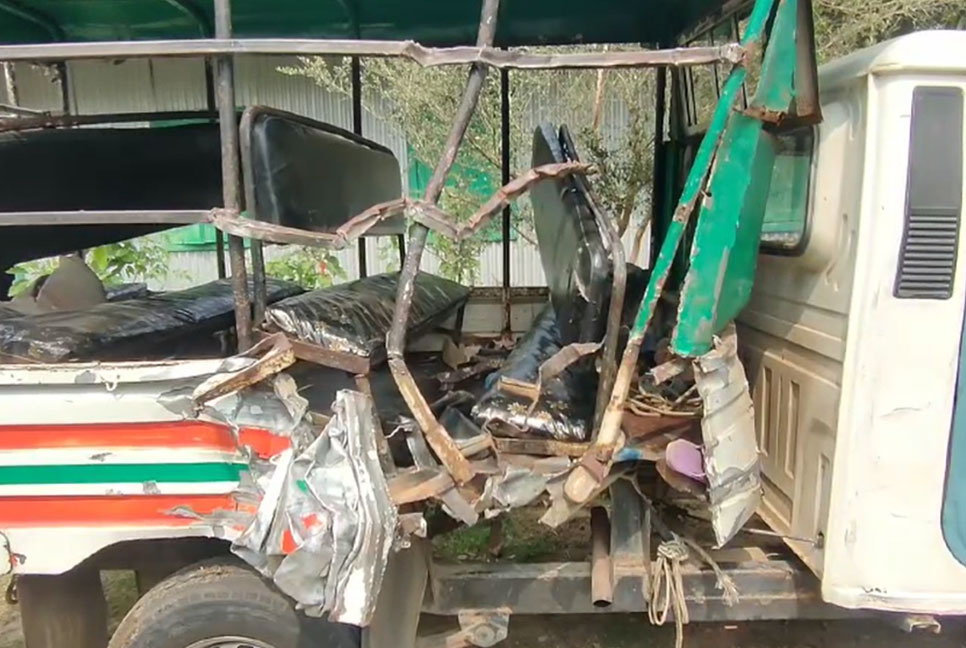 খাগড়াছড়িতে পর্যটকবাহী বাস-পিকআপ মুখোমুখি সংঘর্ষে  নিহত ২ ,আহত ১০