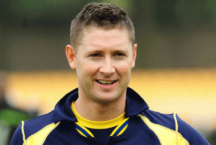 ইংল্যান্ডকে আগ্রাসী ব্যাটিং থেকে না সরার পরামর্শ ক্লার্কের