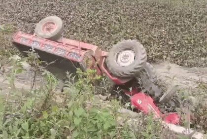 নবীনগরে ট্রাক্টর উল্টে দুইজন নিহত