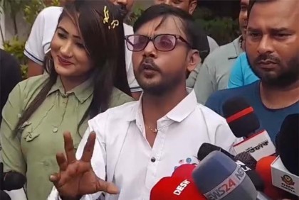 ডিবি কার্যালয়ে হিরো আলম