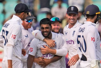 সিরিজের মাঝপথে দেশে ফিরে গেলেন ইংলিশ স্পিনার