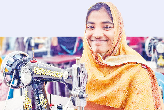 সেলাই মেশিনই হবে ভাগ্যবদলের হাতিয়ার