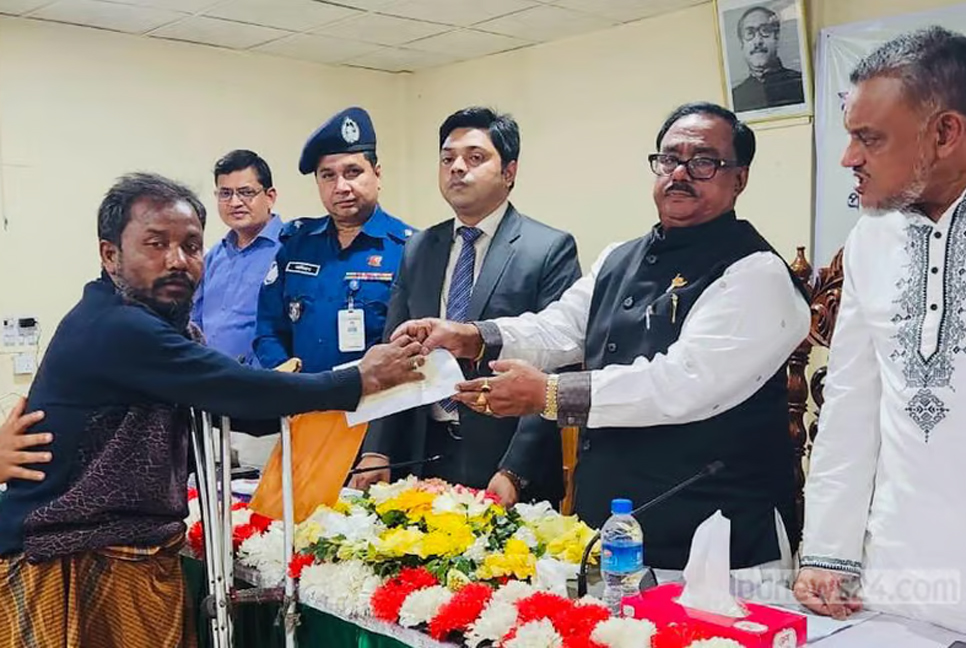 নিত্যপণ্যের কারসাজি রোধে ভোক্তাদেরও সতর্ক থাকার আহ্বান খাদ্যমন্ত্রীর

