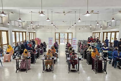 প্রান্তিক দরিদ্র নারীদের স্বাবলম্বী করছে বসুন্ধরা গ্রুপ