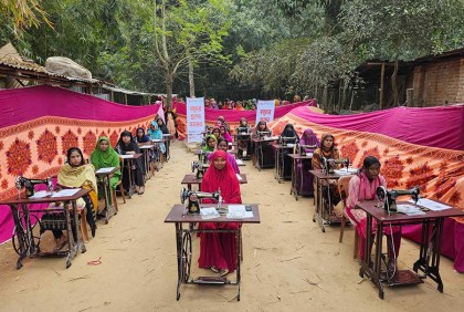 স্বাবলম্বী হওয়ার আশা বগুড়ার ২০ নারীর