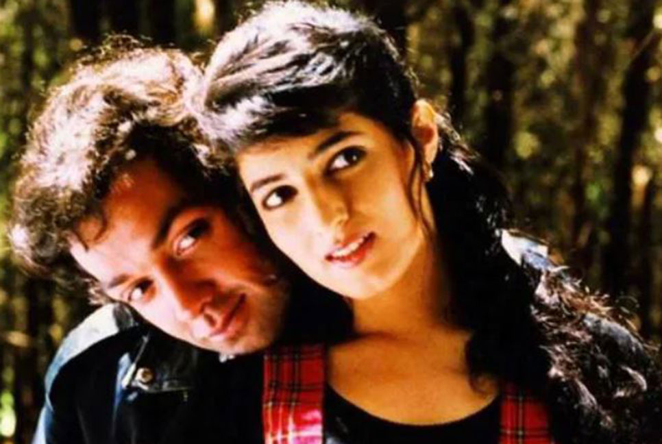 শুটিং সেটে জ্ঞান হারিয়ে ফেলেছিলেন টুইঙ্কেল!
