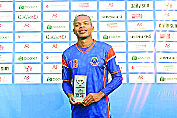 গার্সিয়ার হ্যাটট্রিক পুলিশের বড় জয়