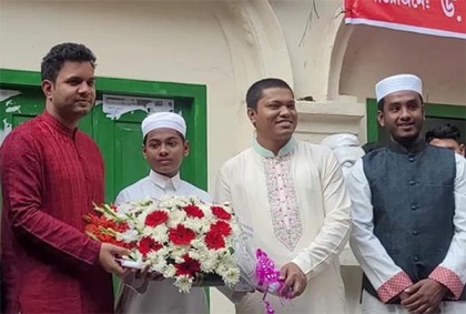 বিশ্বজয়ী হাফেজ বশিরকে সংবর্ধনা দিল কেন্দ্রীয় ছাত্রলীগ 