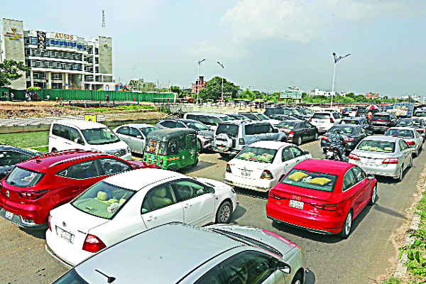 চেষ্টা করেও চালু করা যায়নি স্কুলবাস