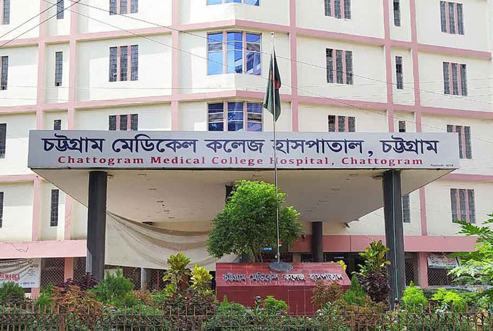 ভাসানচনে অগ্নিকাণ্ডের ঘটনায় আরও এক শিশুর মৃত্যু