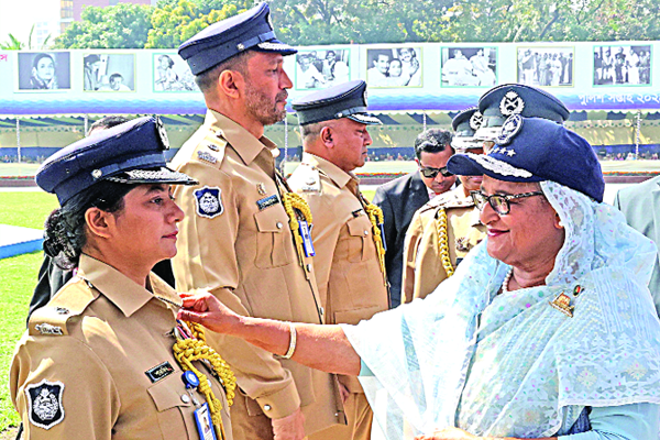 পুলিশ জনগণের বন্ধু, এটা প্রতিষ্ঠিত হওয়া দরকার : প্রধানমন্ত্রী