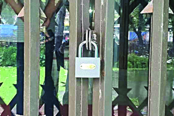 ছয় অবৈধ হাসপাতালে তালা