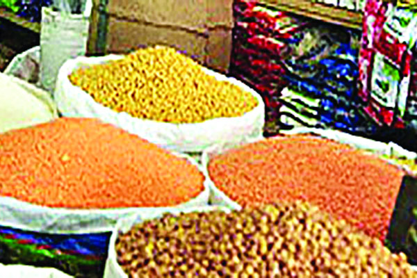 রমজান সামনে রেখে বেড়েছে নিত্যপণ্যের দাম