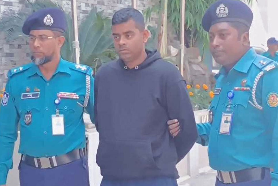 ভুয়া পরিচয়ে অর্ধ শতাধিক নারীর সাথে প্রতারণা