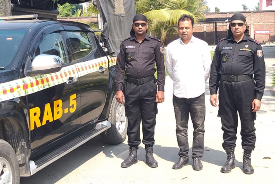 নাটোরে হত্যা মামলার আসামি গ্রেফতার