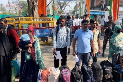 দেশে ফিরলেন ভারতে আটকে থাকা শিশুসহ ১০ বাংলাদেশি