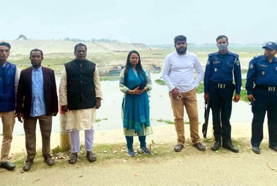 সিরাজগঞ্জে অবৈধভাবে বালু উত্তোলনের দায়ে লাখ টাকা জরিমানা