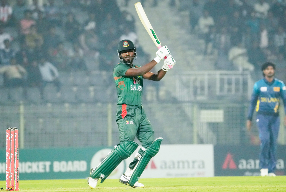 দুর্দান্ত জাকের ঝড়ে স্নায়ুচাপের পারদ চড়িয়ে হারলো বাংলাদেশ!