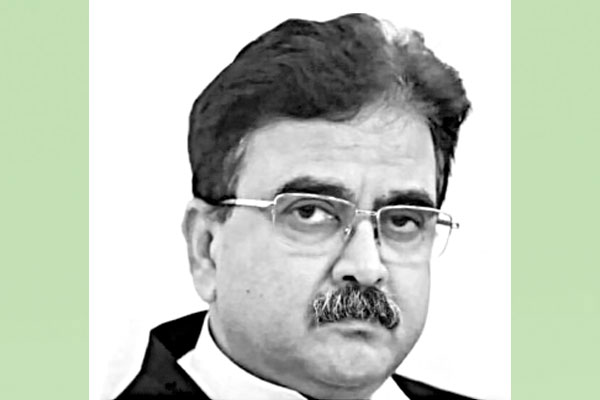 হাই কোর্ট ছেড়ে রাজনীতির মাঠে বিচারক অভিজিৎ গঙ্গোপাধ্যায়