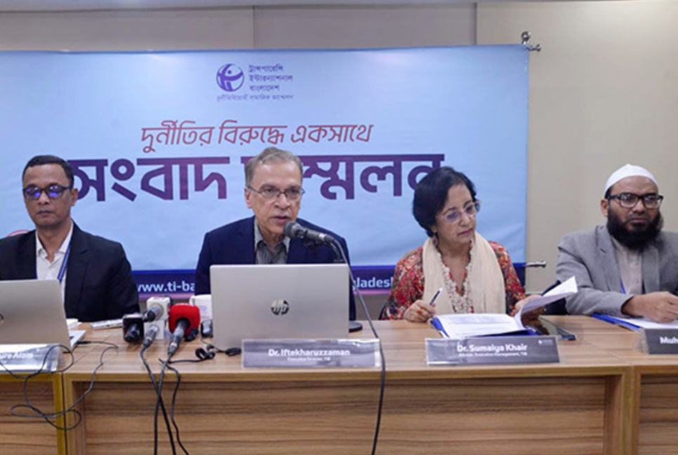 ২৪ শতাংশ বাসেরই ফিটনেস নেই, প্রায় ১৯ শতাংশের নেই নিবন্ধন: টিআইবি