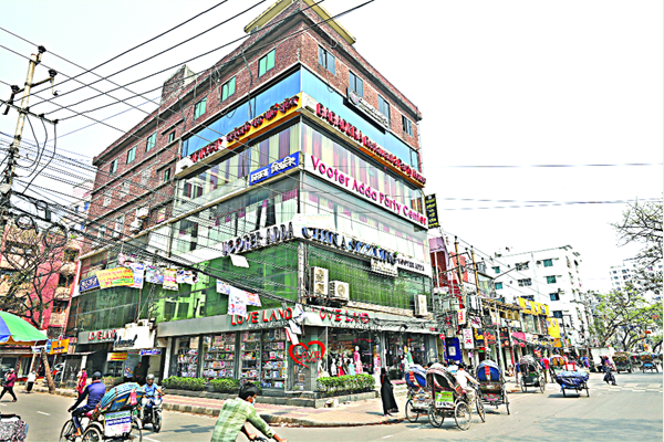 আবাসিক ভবনে অরাজকতা