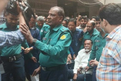 আদালতে হাফিজের অনুসারীদের স্লোগান, পুলিশের সঙ্গে ধস্তাধস্তি 