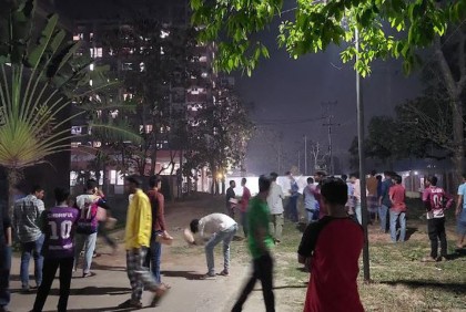 দেওয়াল ভাঙাকে কেন্দ্র করে জাবিতে তিন হলের শিক্ষার্থীদের মধ্যে সংঘর্ষ