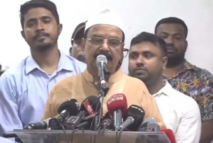 শ্রীলঙ্কাকে ধ্বংস করে এখন বাংলাদেশের পোশাক শিল্প ধ্বংসের পাঁয়তারা করছে : গয়েশ্বর

