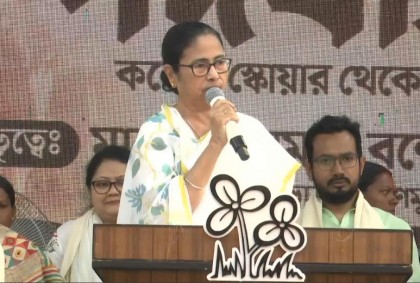 বিএসএফ-এর বিরুদ্ধে বাংলাদেশি পুরোহিতকে খুনের অভিযোগ মমতার  