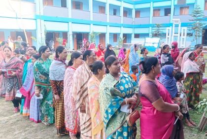 ময়মনসিংহ সিটি করপোরেশন নির্বাচন: ইভিএম জটিলতায় ভোটাররা