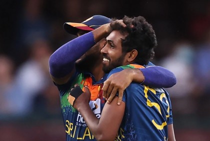 থুশারার হ্যাট্রিকে পাঁচ উইকেট হারিয়ে ধুঁকছে বাংলাদেশ