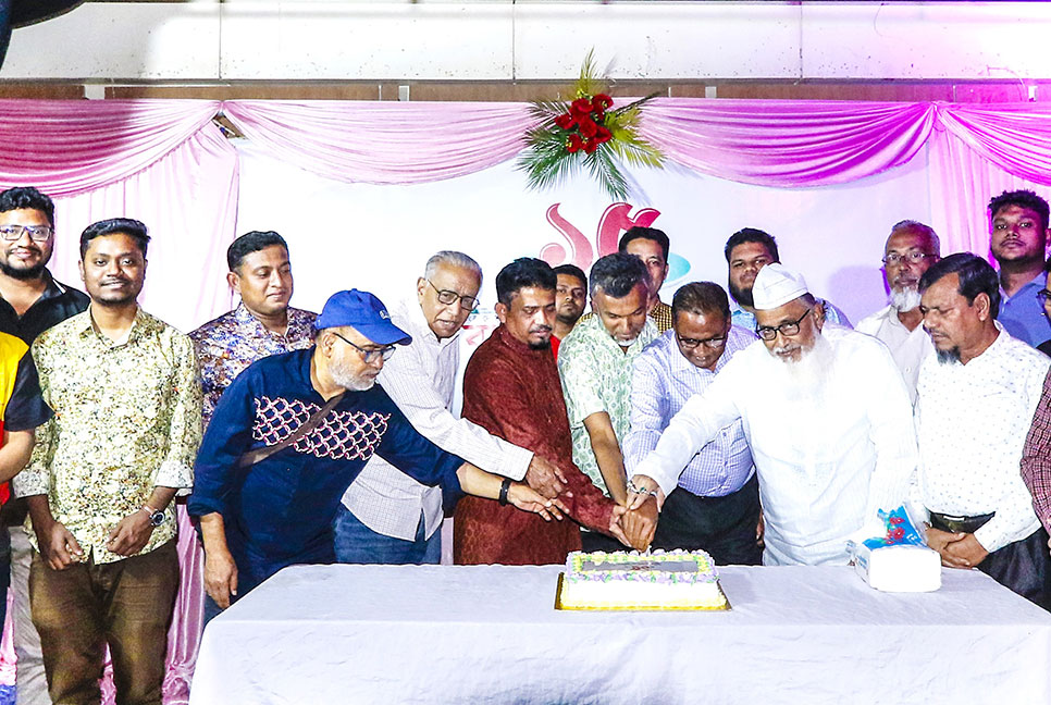 ‘একমাত্র বাংলাদেশ প্রতিদিন খবরের তৃষ্ণা মেটায়’