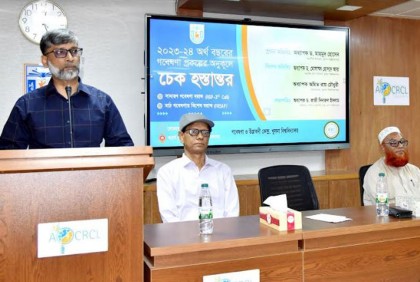 শিক্ষকদের গবেষণালব্ধ ফলাফল মাঠ পর্যায়ে পৌঁছাতে হবে : খুবি উপাচার্য