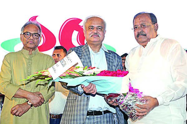 তারার আলোয় ১৫ বছরে বাংলাদেশ প্রতিদিন